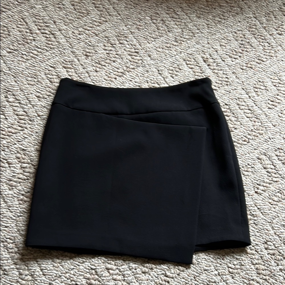 Vince Elegant Black Mini Skirt